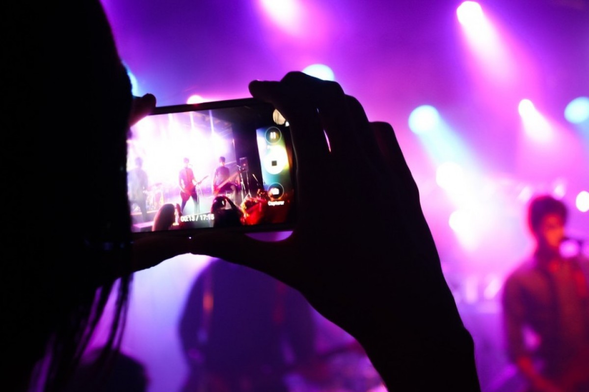 Demanda de paternidad contra un conocido cantante español