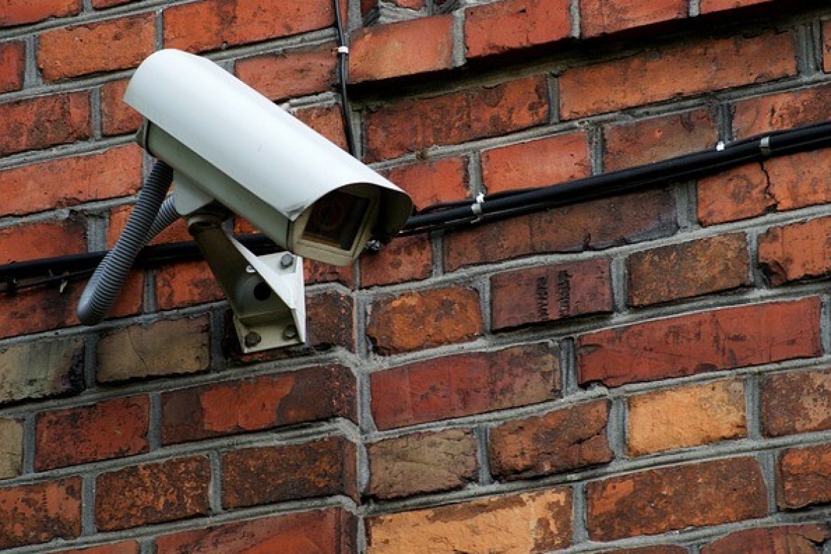 ¿Pueden los propietarios de una comunidad de vecinos con cámaras de seguridad utilizar las grabaciones para ser utilizadas en juicios particulares?